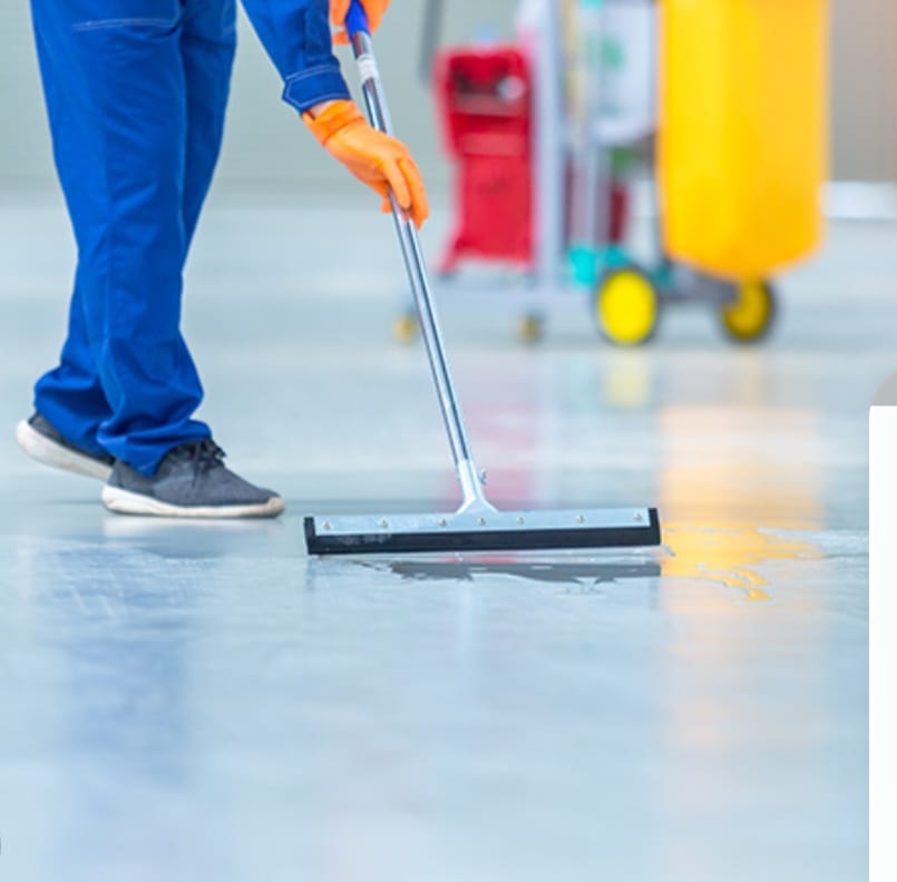 Squeegee cleaning of an industrial floor